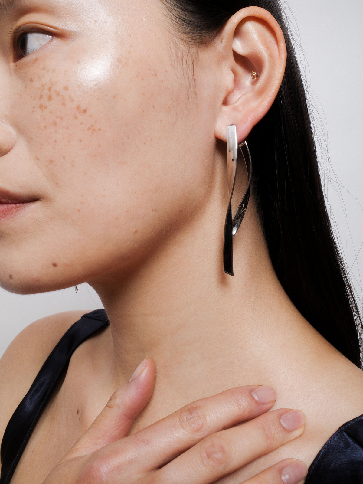 Ribbon Earrings in Silver and Black