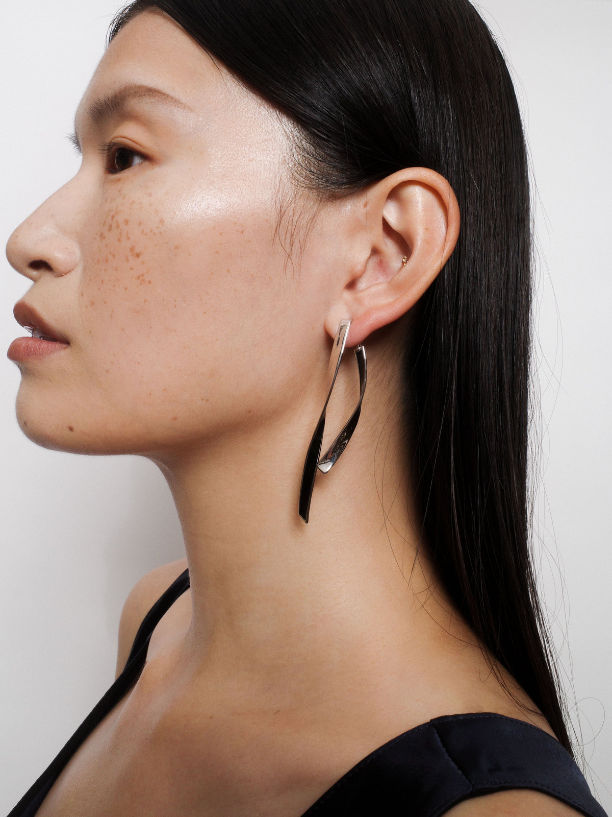 Ribbon Earrings in Silver and Black