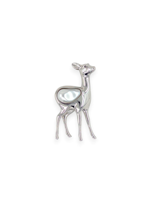 Fawn Brooch in Pearl and Silver