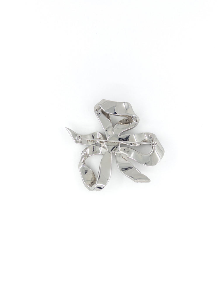Back view of the Seidler Vivienne Bow Brooch showing its bar-pin closure